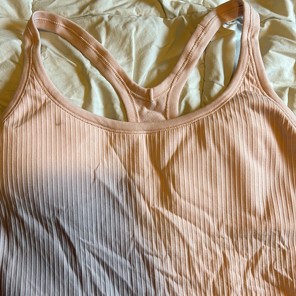 Size 12 LULULEMON tank, built in bra - Picture 2 of 4